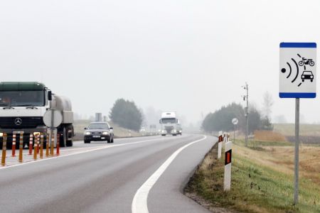 Первый в Литве тестовый секторный радар на автомагистрали E67