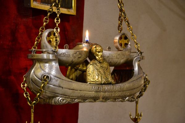 Крипта с мощами святителя Николая Чудотворца Мирликийского