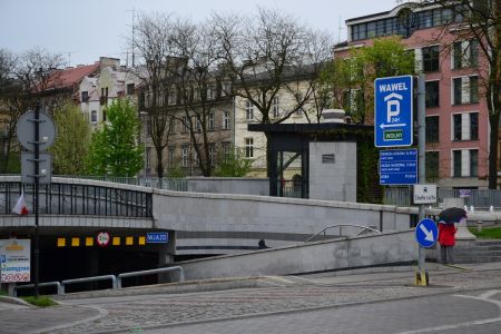 Подземная парковка в Кракове на улице Powiśle